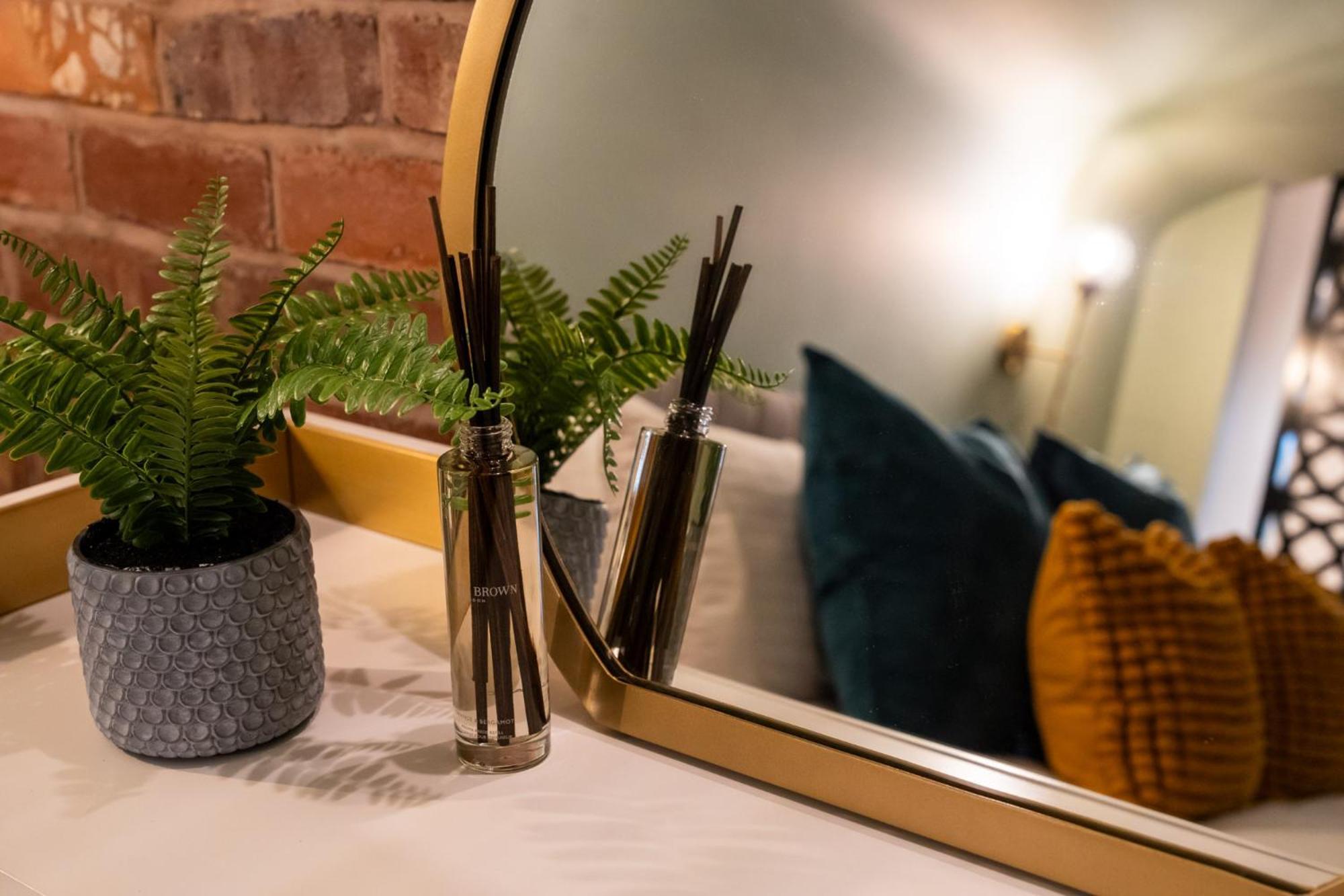 Commandery Vaults - Luxury Apartment In City Centre With Sky Tv Worcester Exteriér fotografie
