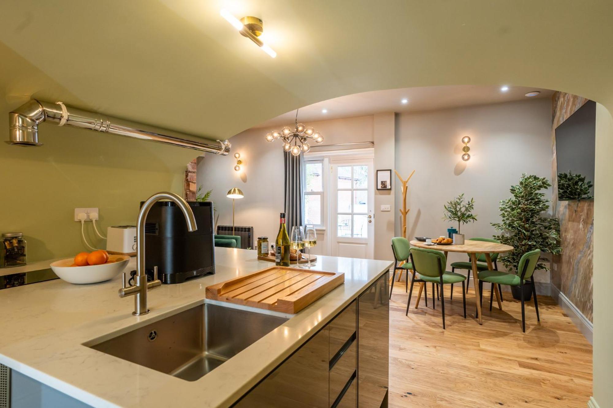 Commandery Vaults - Luxury Apartment In City Centre With Sky Tv Worcester Exteriér fotografie