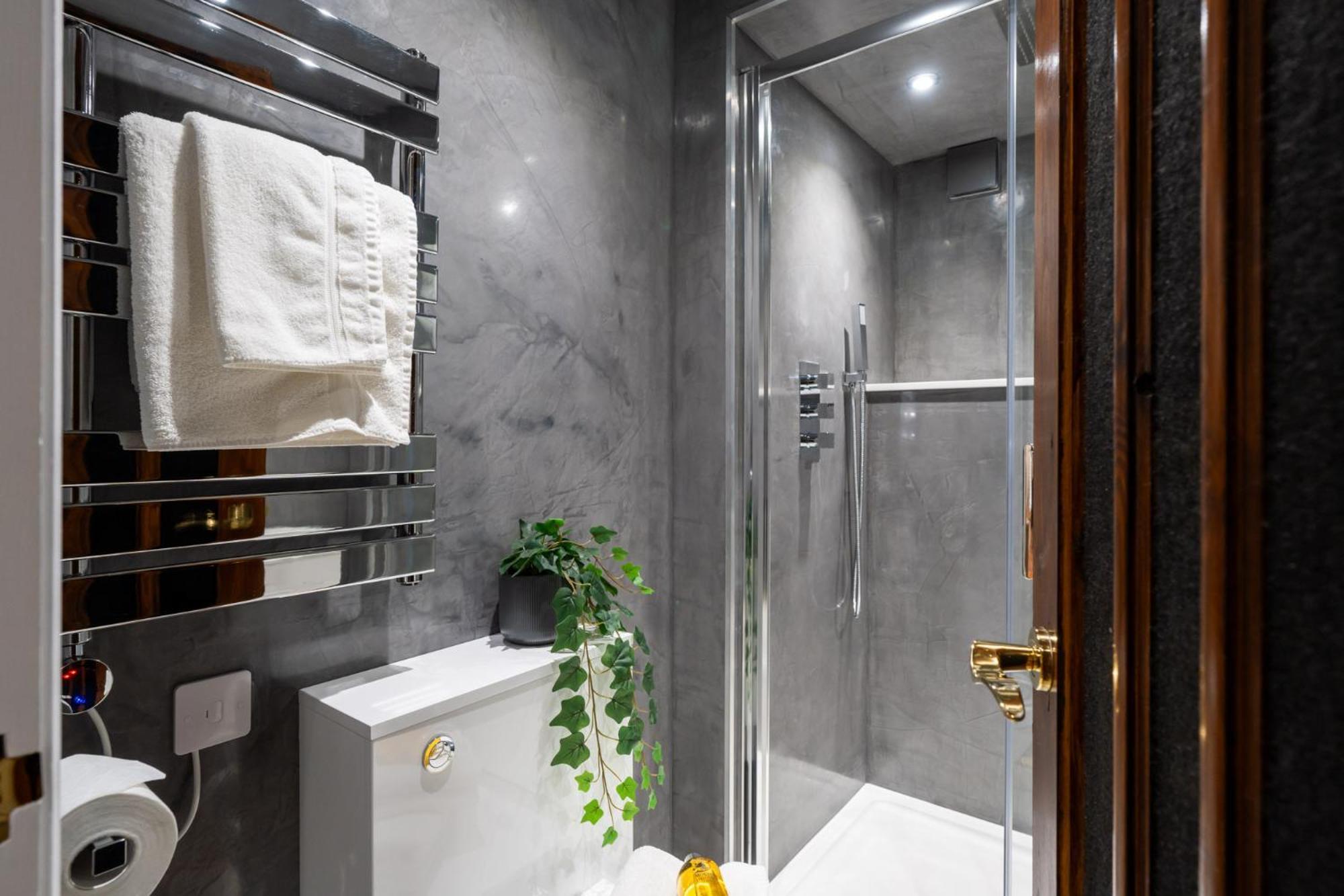 Commandery Vaults - Luxury Apartment In City Centre With Sky Tv Worcester Exteriér fotografie