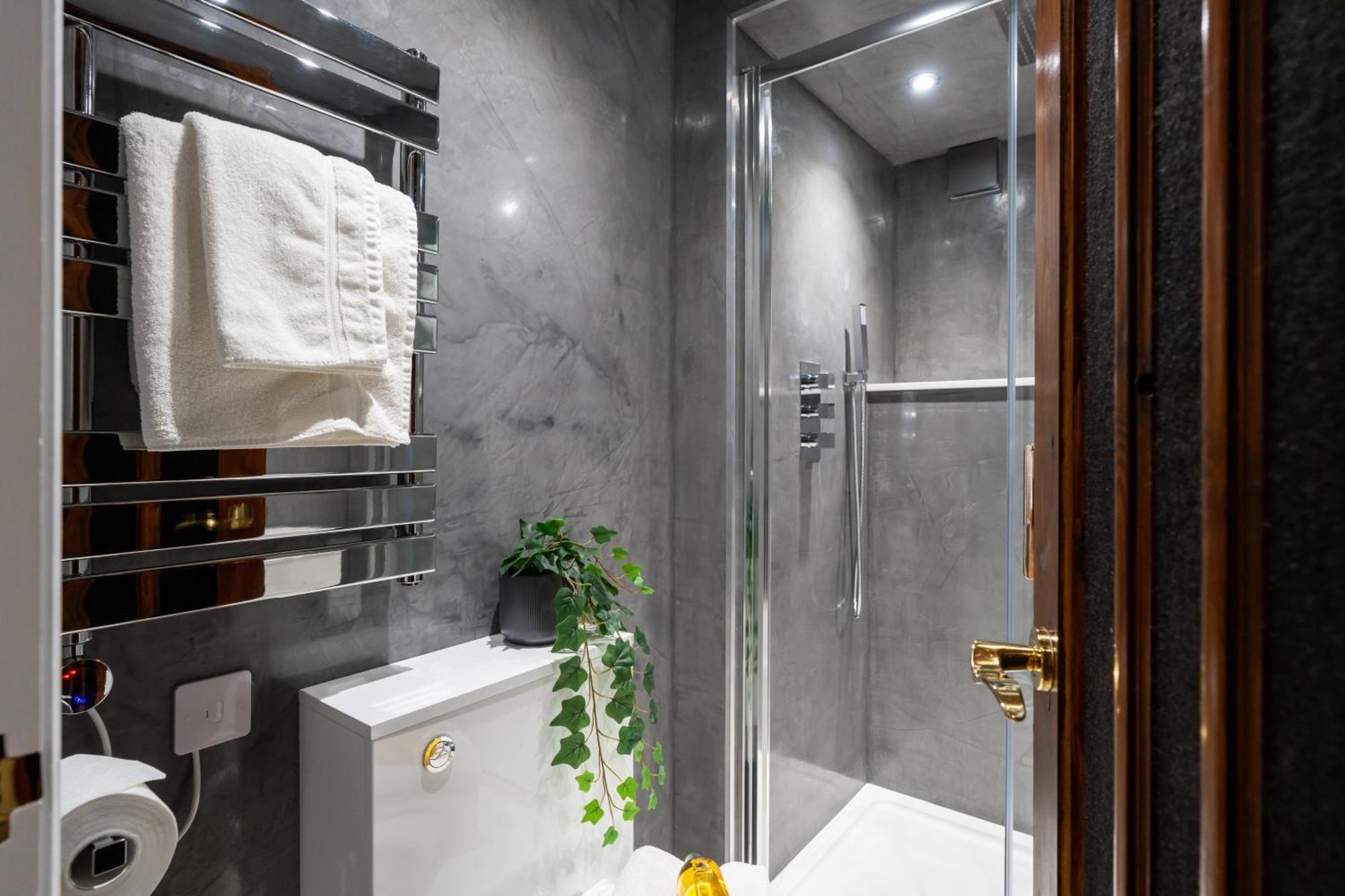 Commandery Vaults - Luxury Apartment In City Centre With Sky Tv Worcester Exteriér fotografie